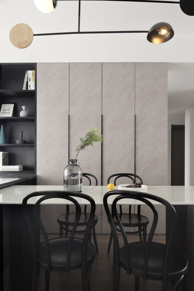 玄关|143平三居室要怎么装修才出其不意，选择复古风格准没错！