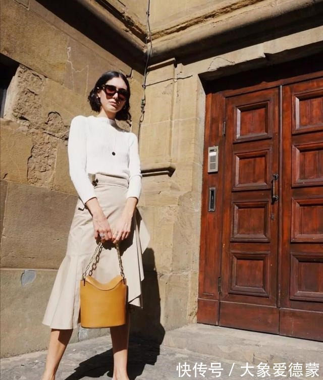 脚踝 高跟鞋失宠了,今年流行这双“奶奶鞋”,搭阔腿裤,时髦还显瘦!