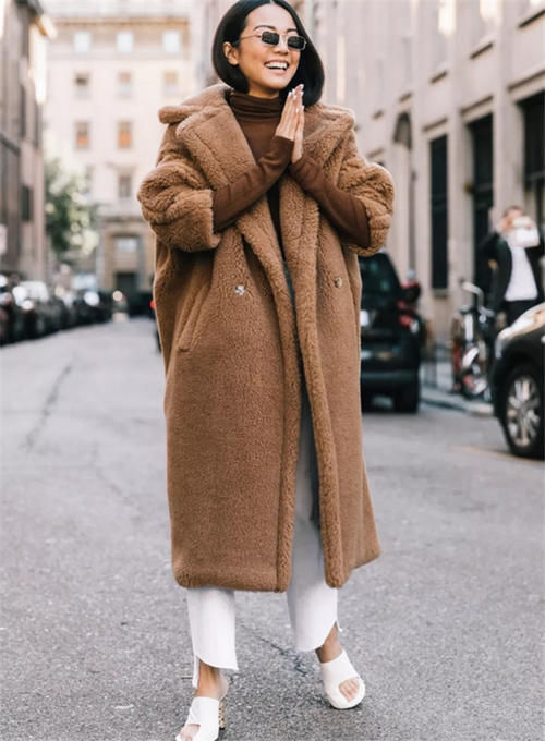 “奶奶大衣”火了！比羽绒服保暖，比呢子大衣高级，今冬必入