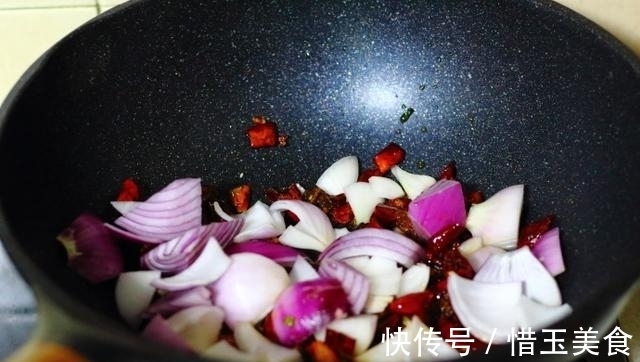 一家三口的晚餐,4道家常菜荤素搭配,开胃又下饭,好吃又营养