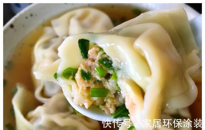 夏天|夏天，就爱用这馅包馄饨，汤鲜肉嫩，每次2斤馄饨不够吃