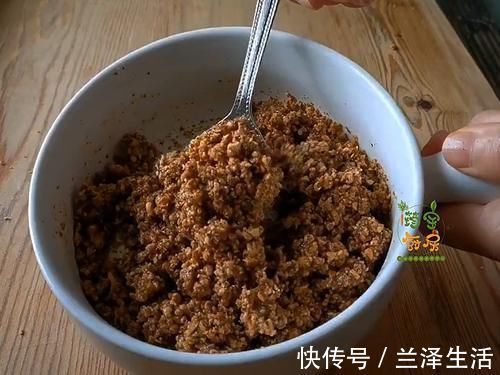 电饼铛|冬季试试这小吃,外皮酥香掉渣,内里多层料足,咬一口满嘴香