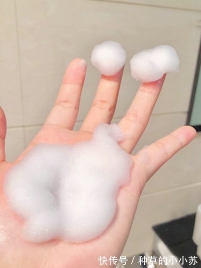 痘痘|因为"颜值"太低而冷门的洗面奶,用过之后,却意外的好用