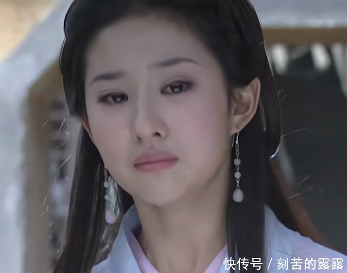 慕容复连鸠摩智都打不过,凭什么跟乔峰齐名王语嫣早有暗示