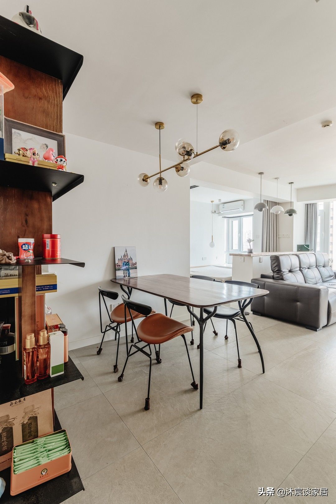 卧室|她家看着平淡,但简洁清爽,用窗帘隔出一间卧室,温馨且幸福