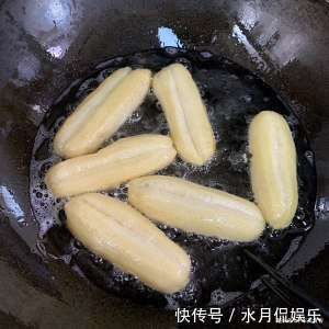 好学|早餐油条别再买了,这种做法简单又好学,炸出来的油条蓬松酥脆