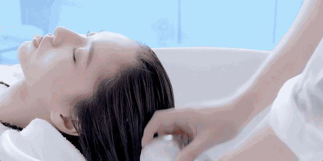 头发自然干和吹干,哪个更好?很多人都搞错了