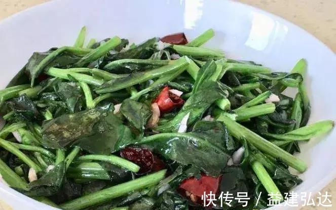 红润|被人称为“穷人的阿胶”，每天炒一盘，补血养血，脸色越来越红润