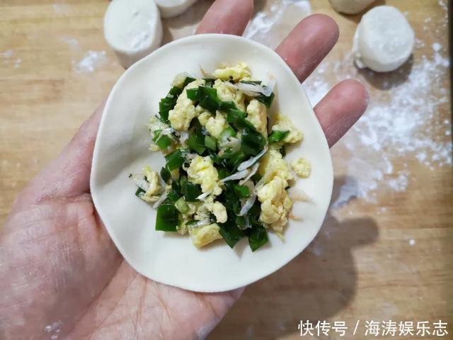  便宜|便宜又家常的韭菜盒子，在家轻松做，咬一口流油，香到邻居来敲门