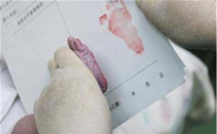 胎盘|新生儿出生后在医院留下的''脚印''有啥用？医生不说，父母要知道