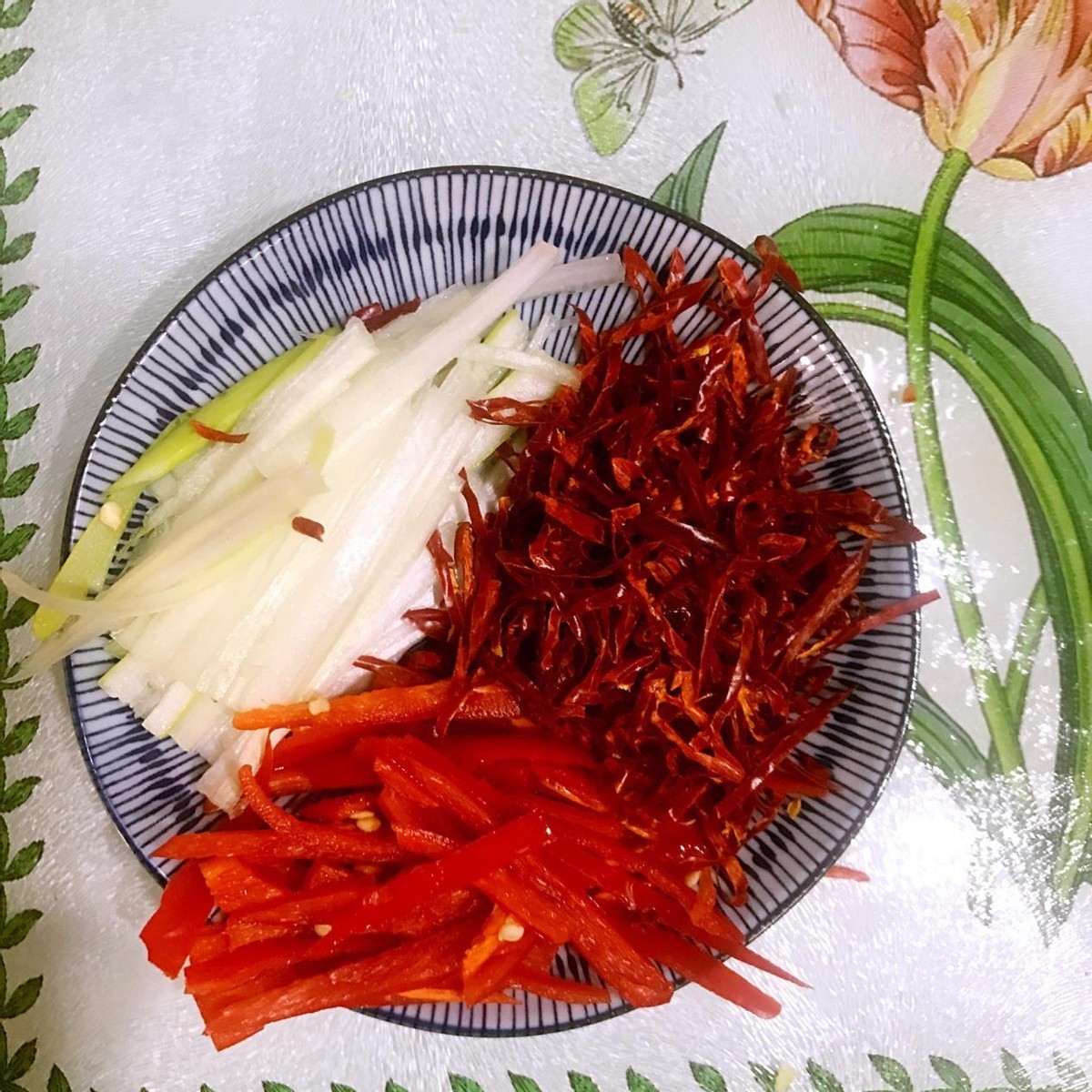 白醋|比醋溜白菜还好吃的一道菜,酸辣开胃,非常下饭