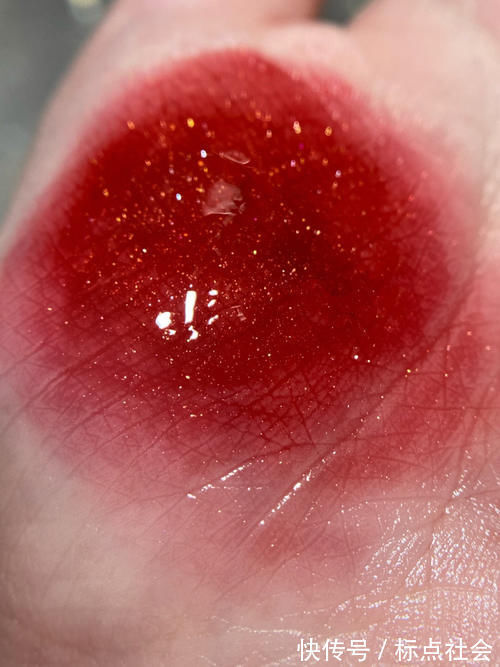 口红 好看到失语,这就是传说中最闪的那只口红吧!