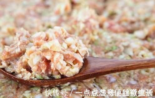 鲜香|拌饺子馅，用生油还是熟油？弄清这一点，饺子鲜香四溢，不油腻