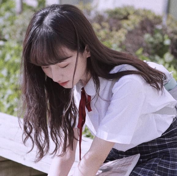 女生常“用手摸”这3地方，颜值会普遍降低，难怪被喊“丑阿姨”