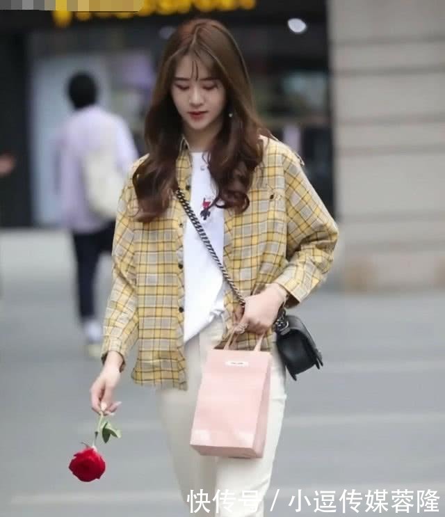 海盐|牛仔裤已经被嫌弃了,潮人处火爆的是“海盐裤”,穿上清新感爆裂