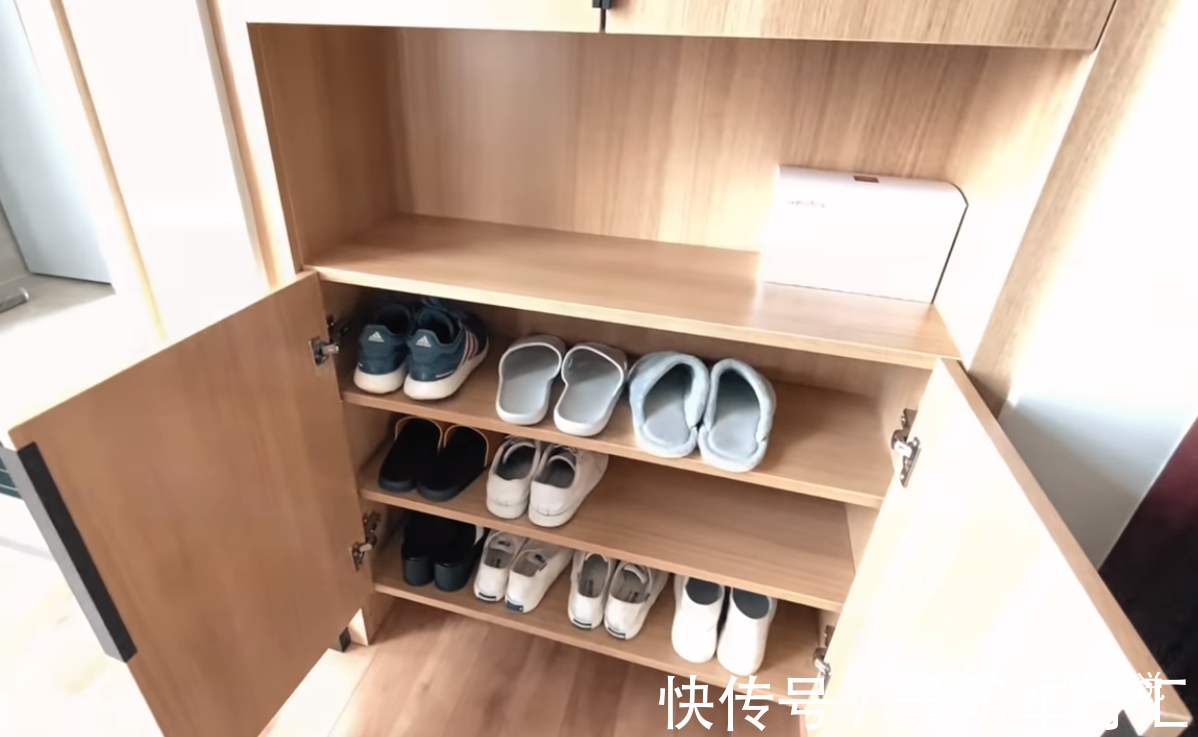 厨房|母女二人住进空无一物的家里,坚持每日收拾,极简主义生活太干净