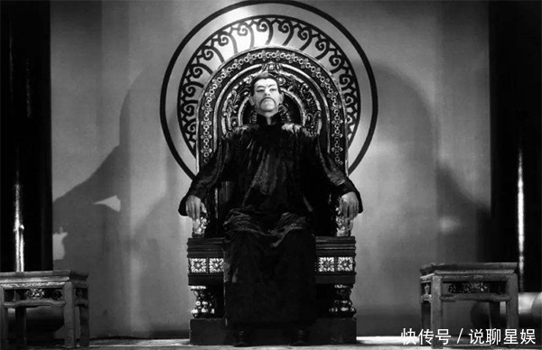 眼里|他叫傅满洲,一个被丑化的中国人,在西方人眼里是吸血鬼的存在