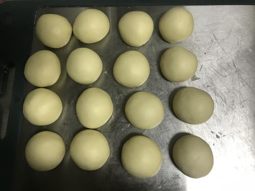 最近超火的面包做法,只需一次发酵,面包蓬松暄软,放3天也不硬