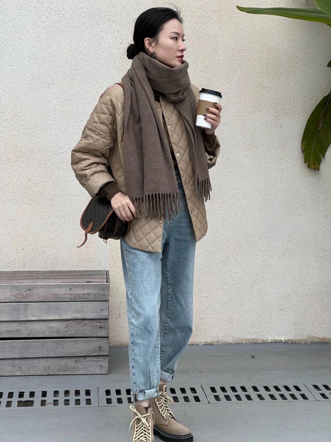 马丁靴 高质量的“皮羽绒”保暖又显贵,借鉴这些搭配,舒适优雅提气质