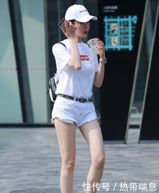 小蛮|走上街头的小姐姐,身材有型,小蛮腰太厉害了