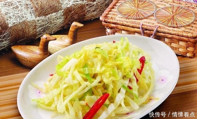 饭店炒的包菜为啥又香又脆,自己却总做不好,大厨:关键在这一步