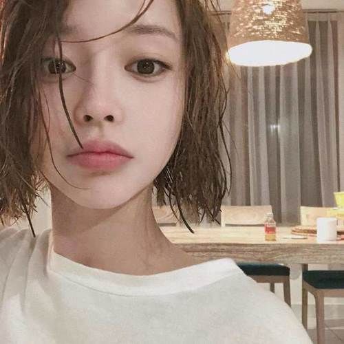 头发“吹干”和“自然干”哪个好95%的人都做错了,难怪头油脱发