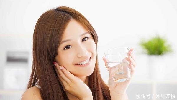 喝水多与喝水少,区别能有多大?医生提醒:喝水也要讲科学