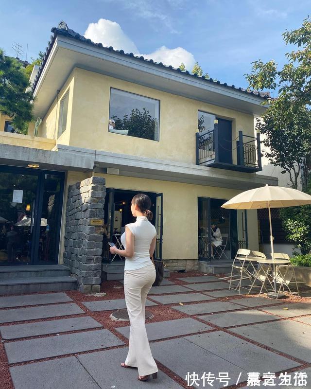 135斤的超重美女,大长腿配蜜桃臀!堪称韩国版卡戴珊,微胖很美