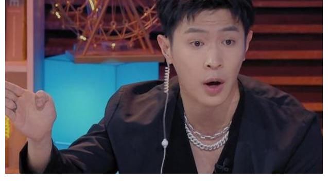 小孔|《心動4》馬子佳被網暴是自找的？同女4戴情侶戒，還不忘霸占女2