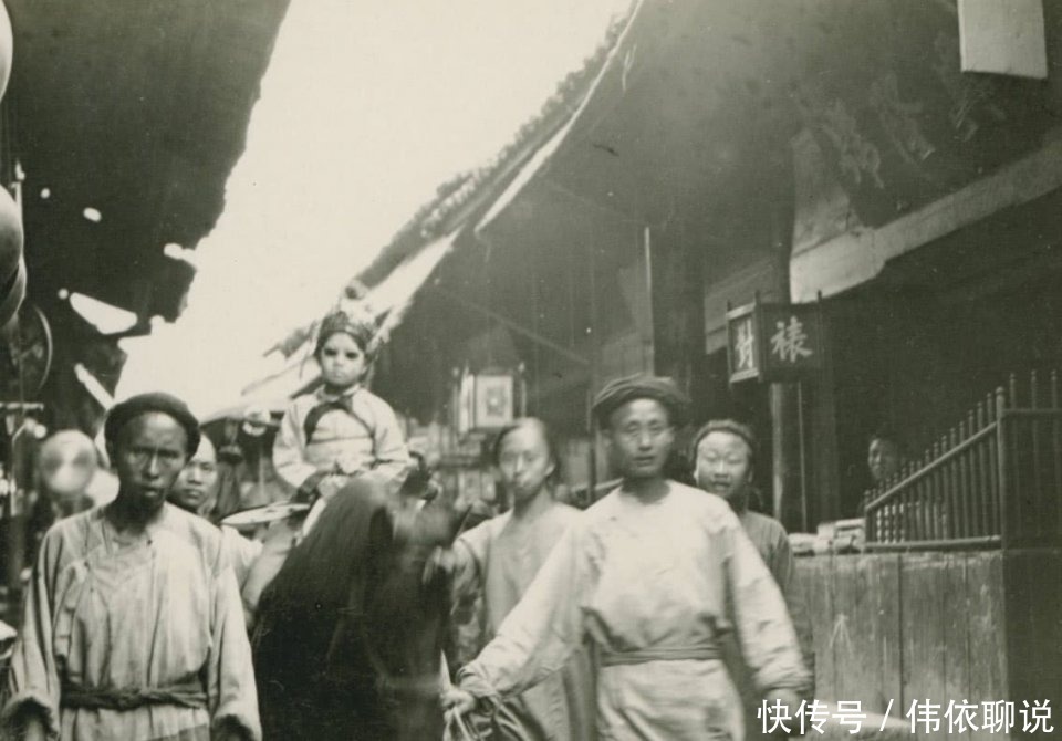 晚清|晚清老照片：珠圆玉润的正室王妃，被鸦片腐蚀的贵族美丽女子