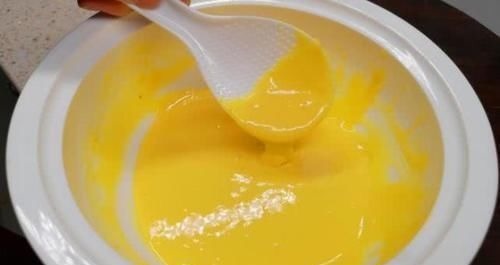 不用烤箱，不用电饭煲，学会这样做蛋糕，松软香甜，10分钟就上桌