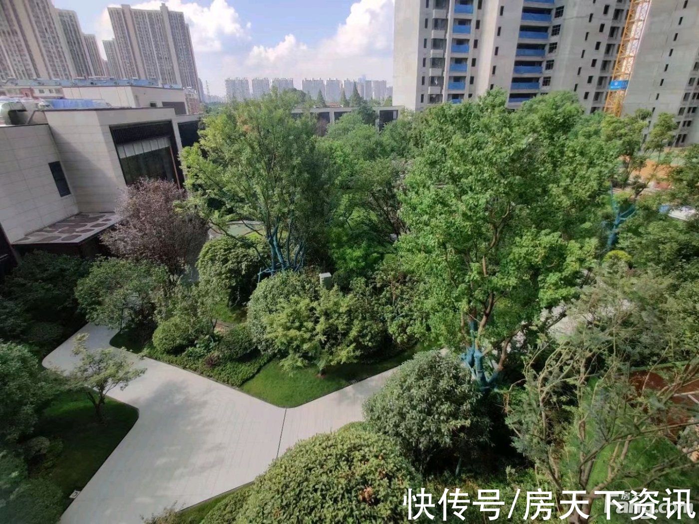置业顾问|龙湖·春江天玺好不好？置业顾问从项目现场发回新组图