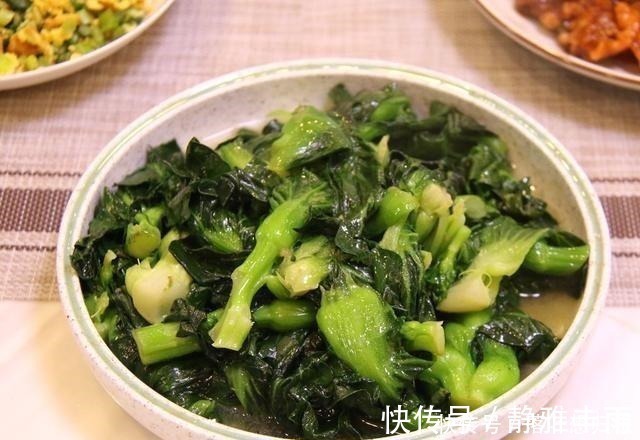 晒晒我家的晚餐,一家三口4道菜,晒到朋友圈,都夸好丰盛!