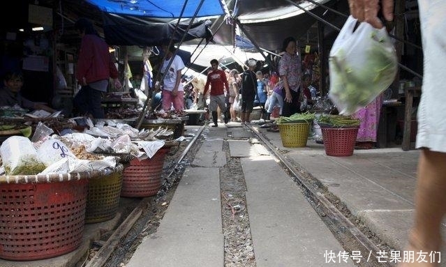 奇葩|不可思议的奇葩市场,他们真是用生命在做生意