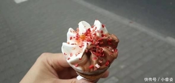 假如冰箱里只能囤1种雪糕,你会选哪种?女生都选了最后一个