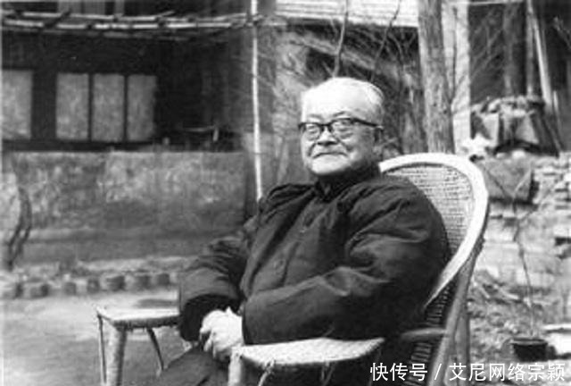 文豪沈从文两次出轨,却因为妻子的这个举动,他付出了惨痛的代价