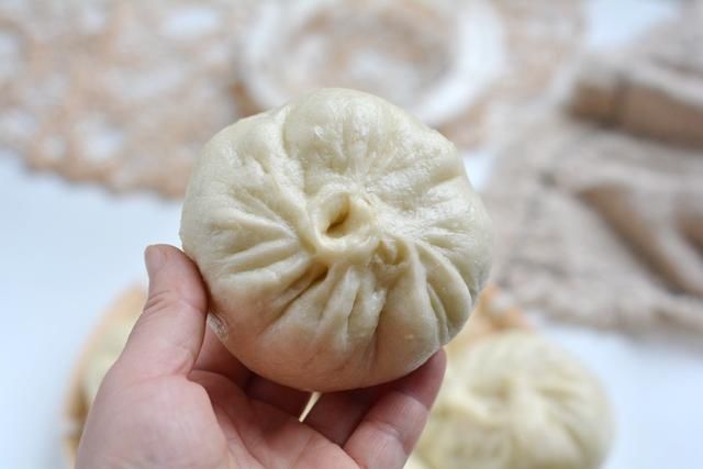 酱香浓郁的猪肉粉条包子,这么做倍儿香,玩儿似的吃3个没过瘾