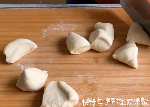 懒人面包，不加黄油不用揉出膜，1个鸡蛋半碗面，教你在家做