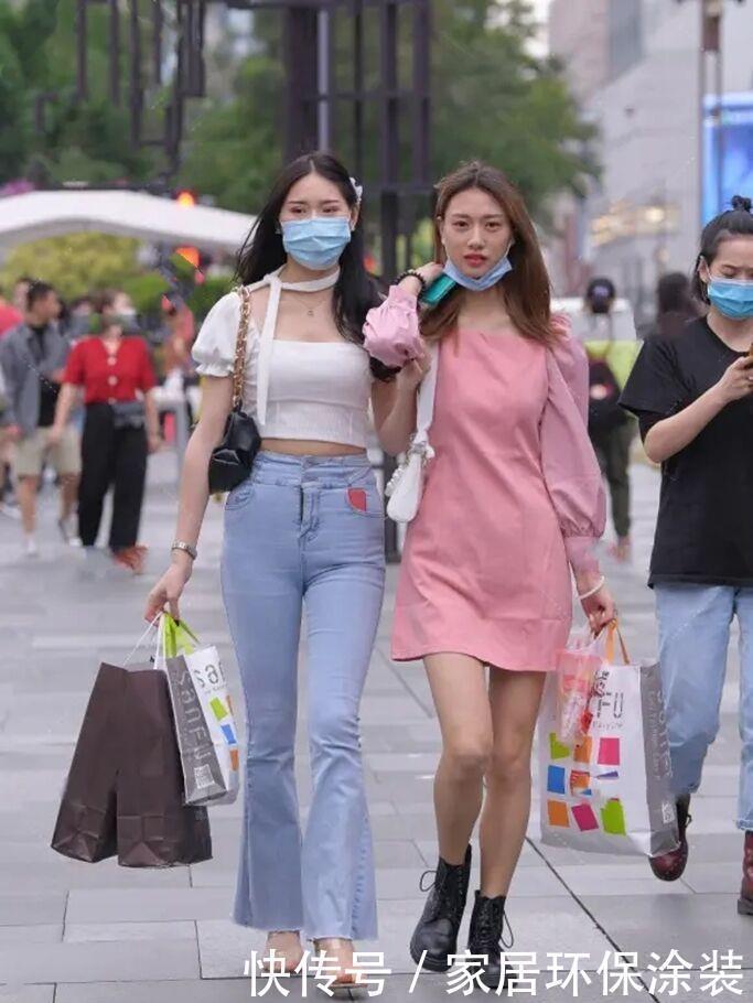 喇叭裤 身材扁平不适合“喇叭裤”?考虑的没错,却忽视了关键一点!