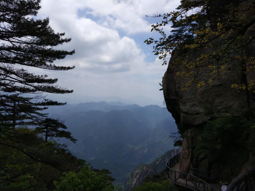 中年|江西有座道教名山，被誉为国内最美的山，网友表示：好像来到了黄山！