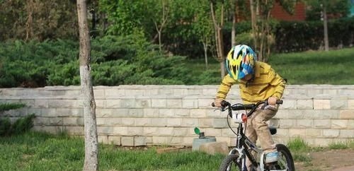 游乐场|女孩8岁身高1.08m,算矮吗?算,医生建议这三个方面的养育要重视