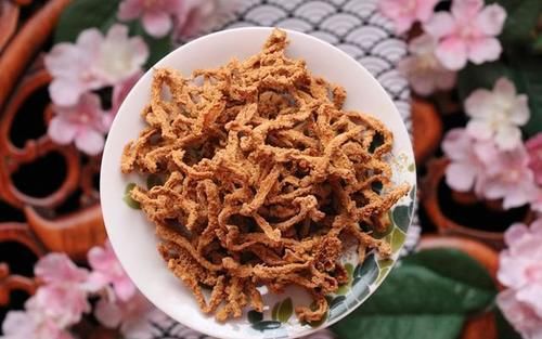 春天别忘了吃生姜 不煮汤不炒菜 做一次吃半年 真省事 粉紫色