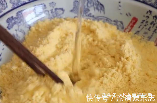 玉米面这样做真好吃，不用一滴油，降脂降压，越嚼越香，上桌就光