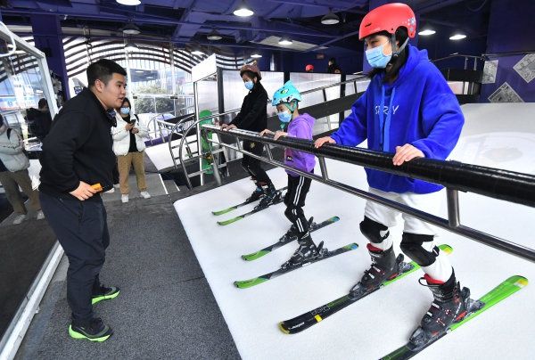 高山滑雪|不出远门，在武汉就能体验高山滑雪的快乐