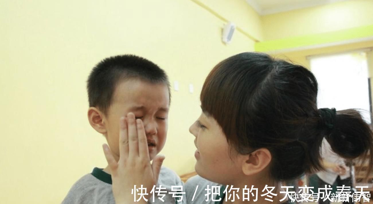 掌掴|“你凭什么还手?”儿子受欺负还手反被惩罚,宝妈气不过掌掴老师