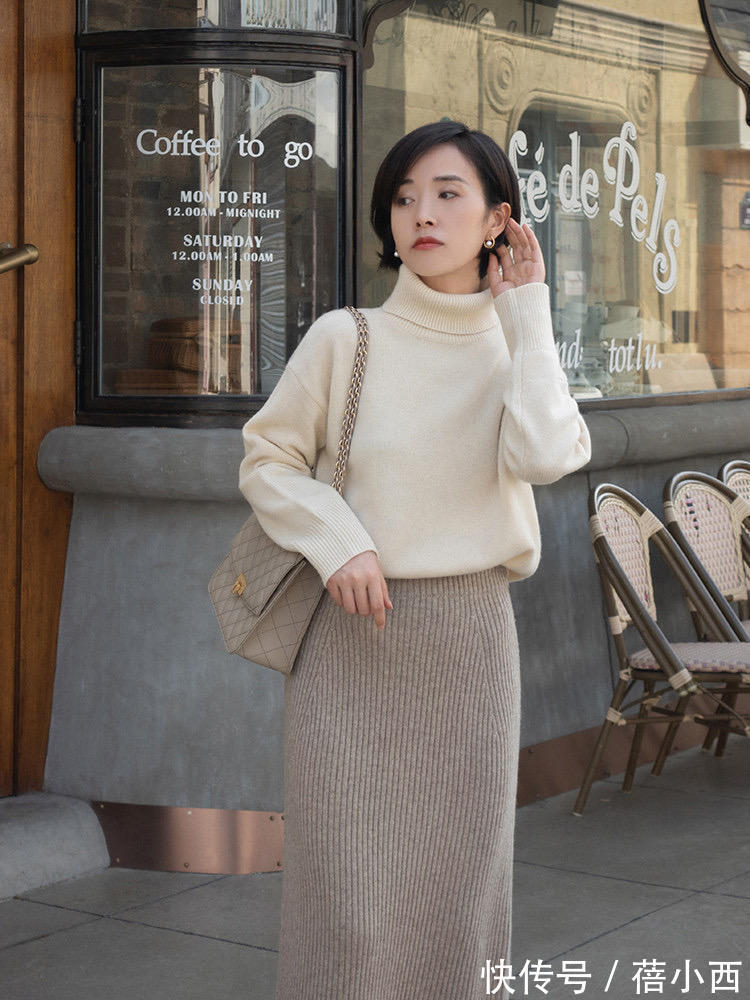 矮领 冬季少穿“紧身衣”,这3种毛衣更实用,优雅温柔还自带气质美