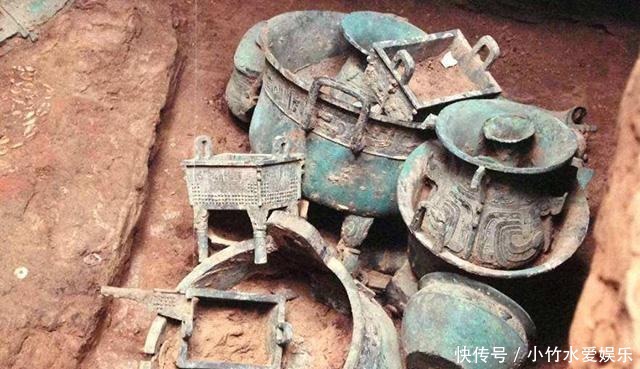 高价|将仿制品放墓中伪造现场,再以高价出售获利,当代盗墓贼有多猖狂