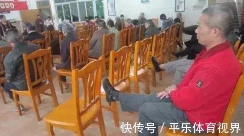 骨密度|每天搓一搓,95岁的他,骨密度远超60岁老人!赶紧学起来!