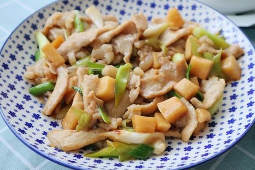 儿子上大学，老两口的午餐，晒圈火了，网友：迟来的二人世界！