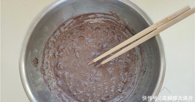 营养|天冷,45岁老阿姨迷上了这早餐,1周吃3次,别看黑乎乎,特营养